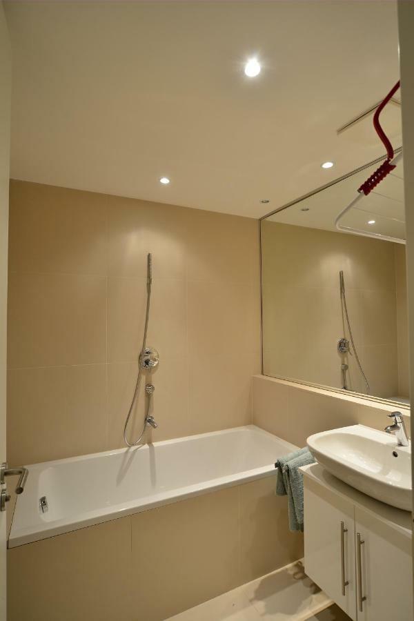 Kolonada Luxury 2 Bedroom Apartment With Balcony Mariánské Lázně Esterno foto